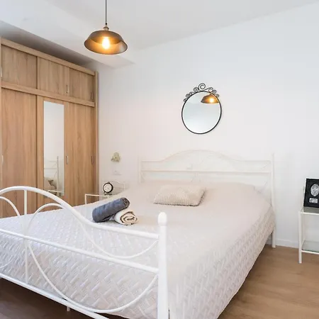 Dida Dinko - Peaceful Getaway W/ Pool & Bbq