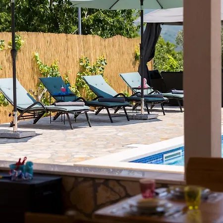 Dida Dinko - Peaceful Getaway W/ Pool & Bbq Villa *