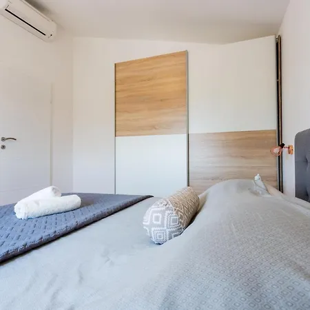 Villa Dida Dinko - Peaceful Getaway W/ Pool & Bbq Lovreć
